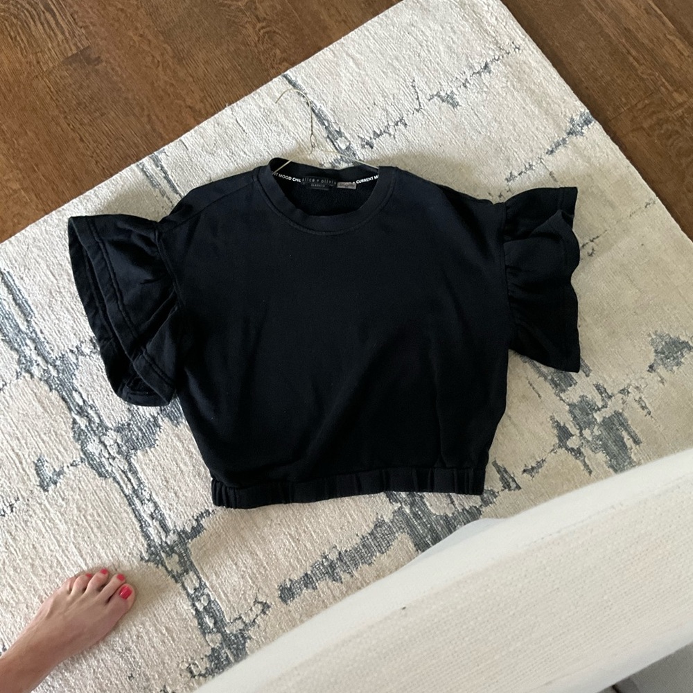 Alice + Olivia  black short sleeve crop sweatshirt